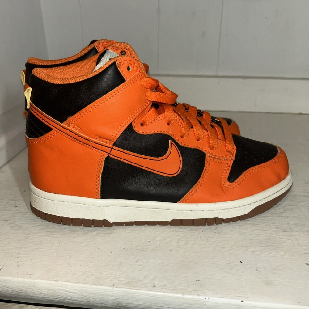 Size 5y - Nike Dunk High Chenille Swoosh - Safety Orange - Picture 6 of 10